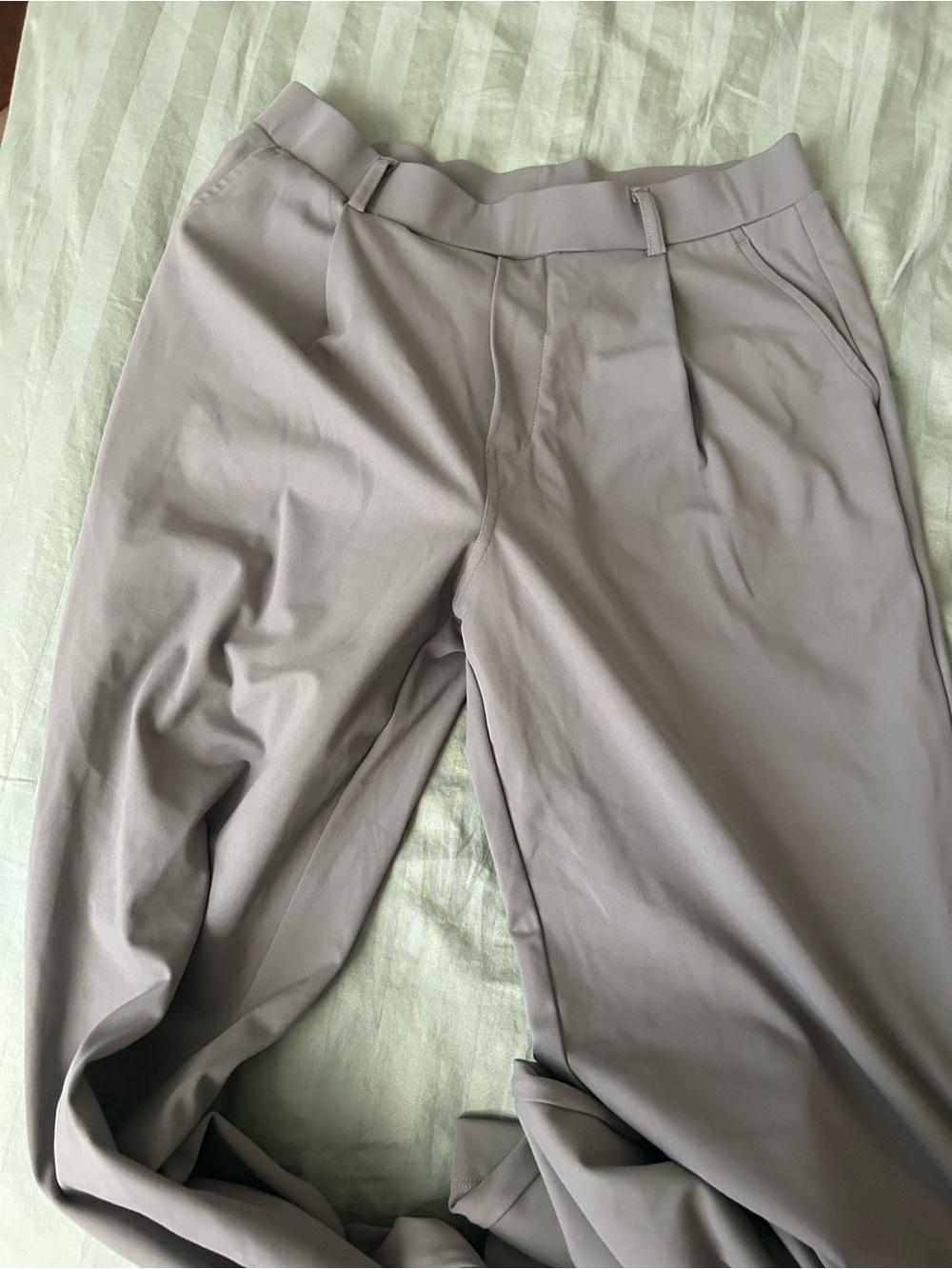 HALARA Straight Leg Pants in Light Gray